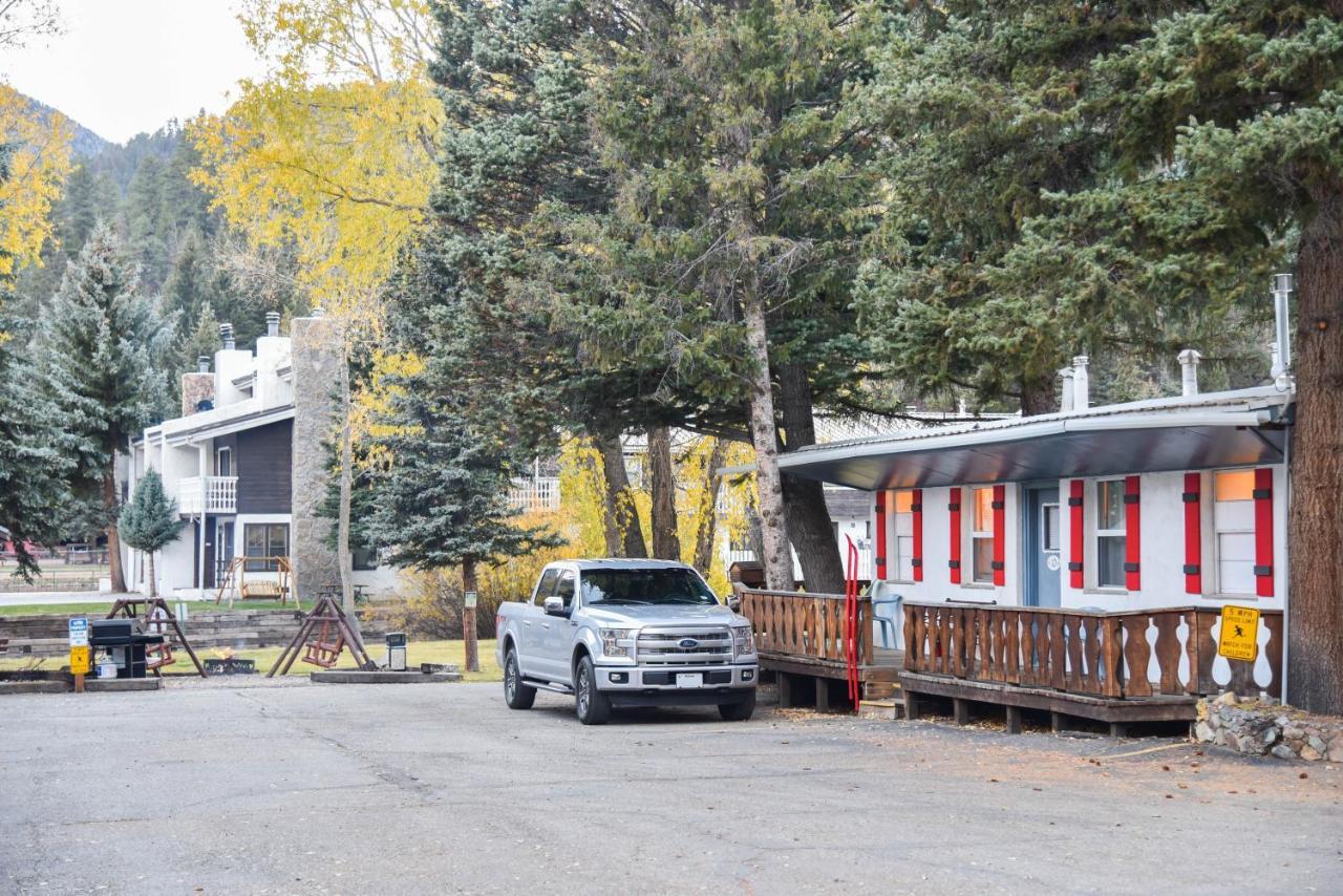Hotel Alpine Red River