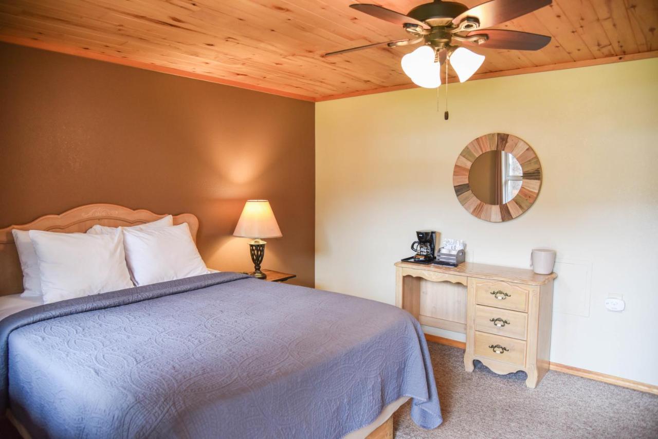 Hotel Alpine Red River