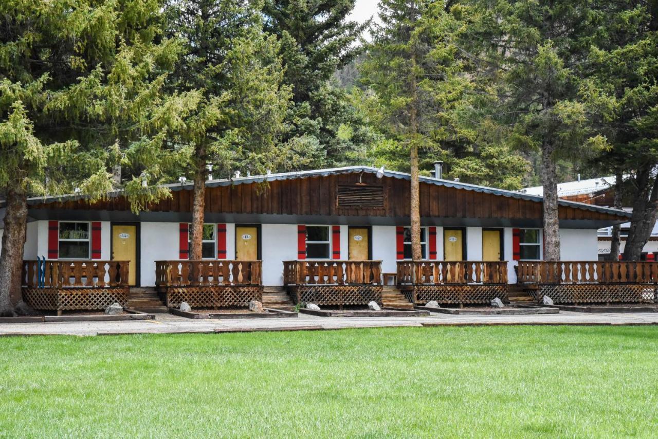 Hotel Alpine Red River