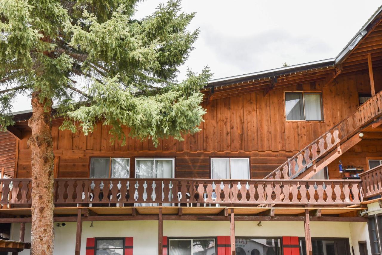 Alpine Hotel Red River