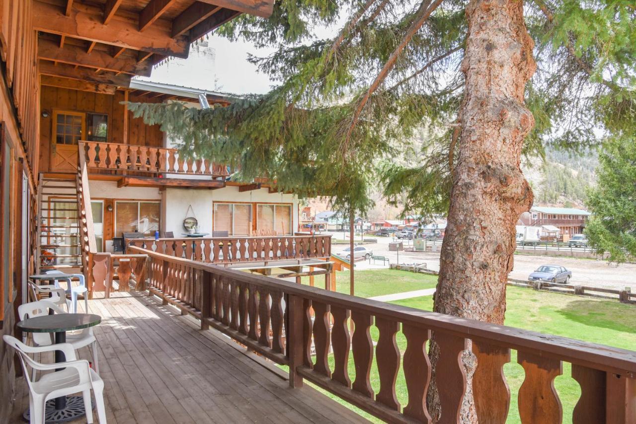 Alpine Hotel