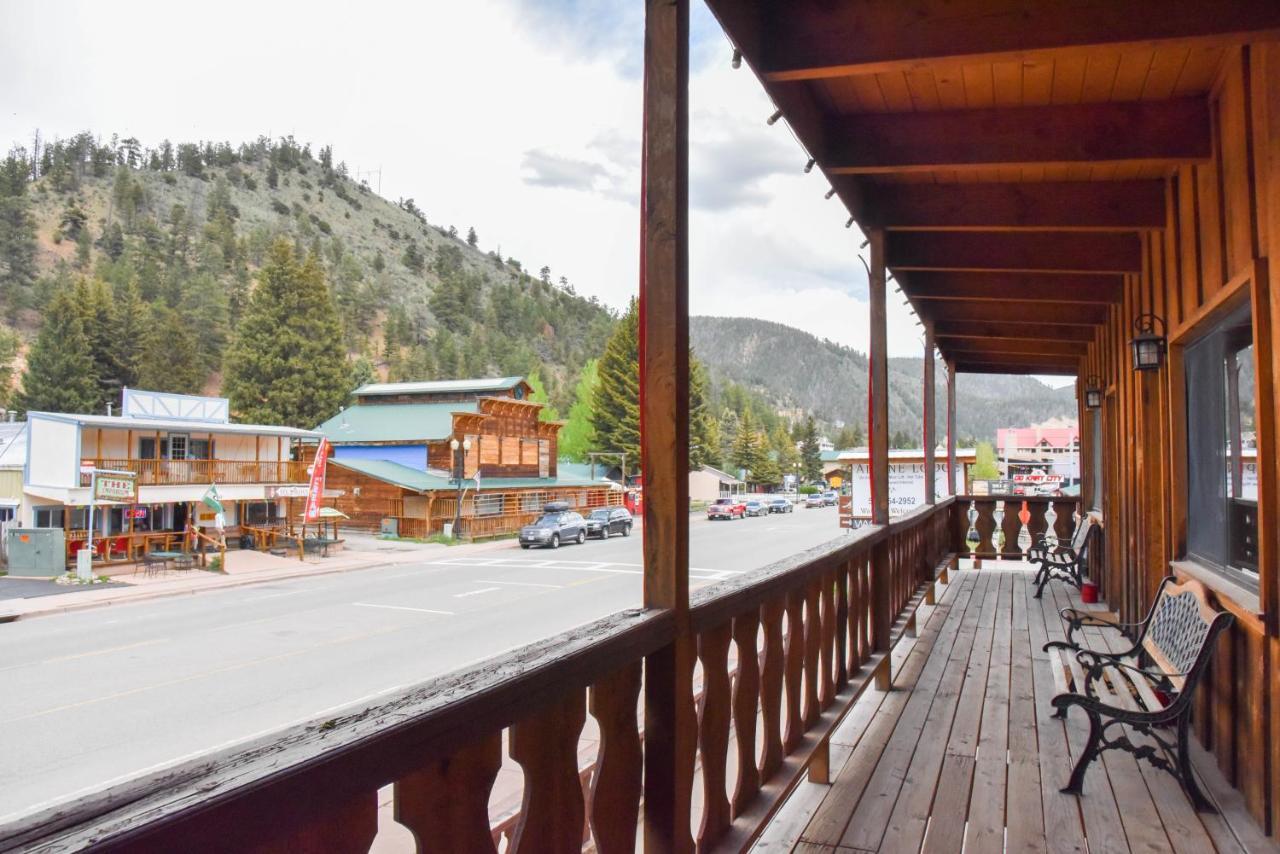 Hotel Alpine Red River